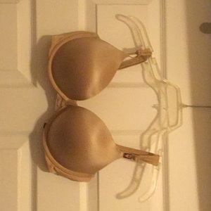 NWT Victoria secret nude 36D bra